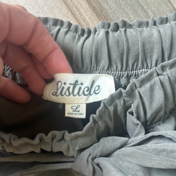 Super soft lightweight wide leg pants with elastic waist and tie - Picture 3 of 4